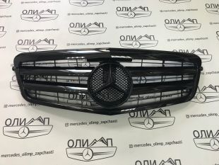 Решетка радиатора на Mercedes W212 09-13 год Решетка радиатора на Mercedes W212 09-13 год